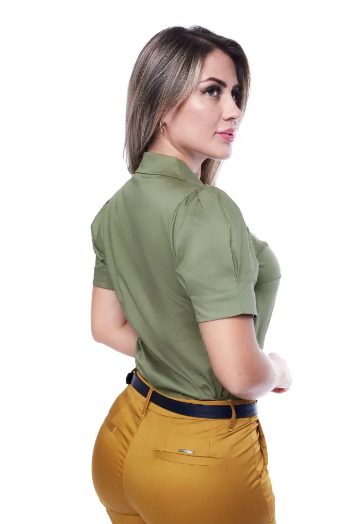 blusa de mujer-antonella-verde olivo-large-tela cotton camisero-pantalon de vestir-amelia-mostaza.webp