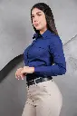 camisa de mujer-blusa manga larga-larisa-azul-large-cotton camisero-pantalon de vestir-azahara-beige.webp